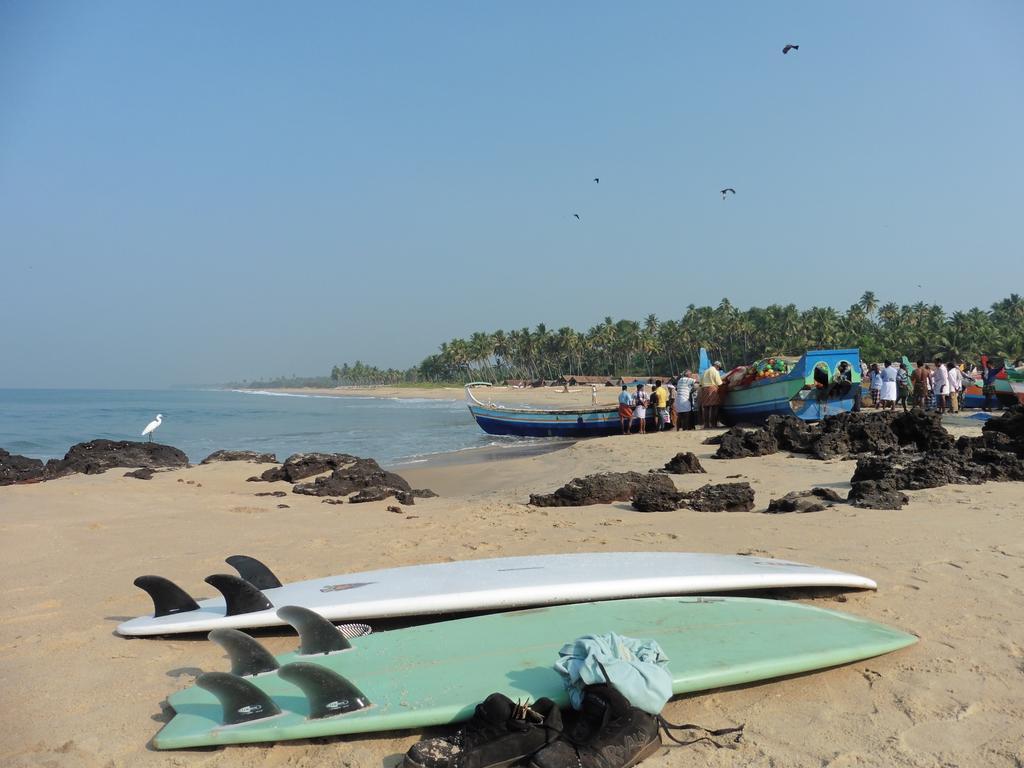 Mk Gardens Surf & Yoga House Hotell Varkala Exteriör bild