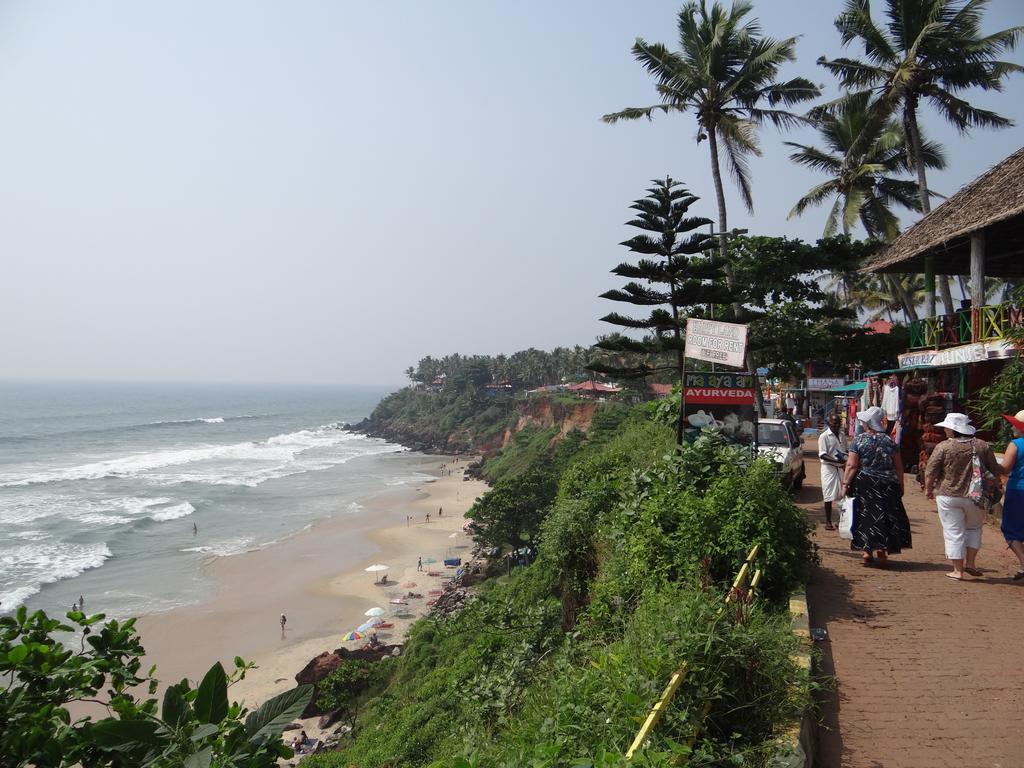 Mk Gardens Surf & Yoga House Hotell Varkala Rum bild