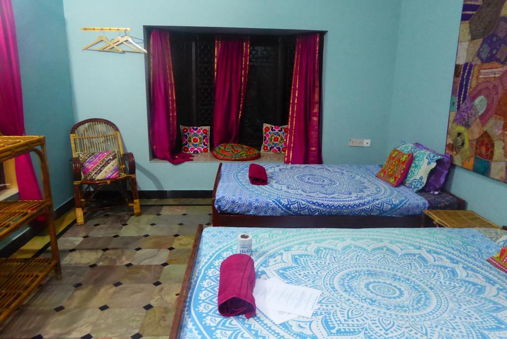 Mk Gardens Surf & Yoga House Hotell Varkala Exteriör bild